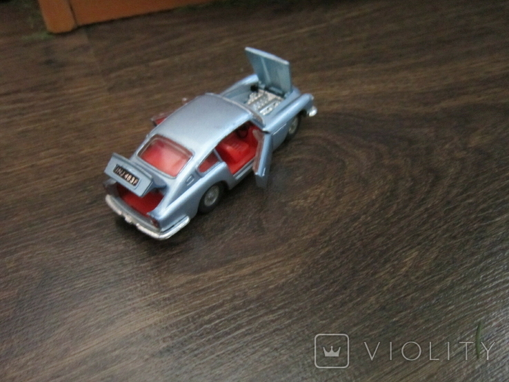 Dinky toys aston martin 1-43, фото №10