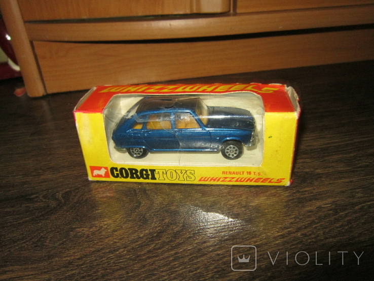 Reno 16 corgi toys 143