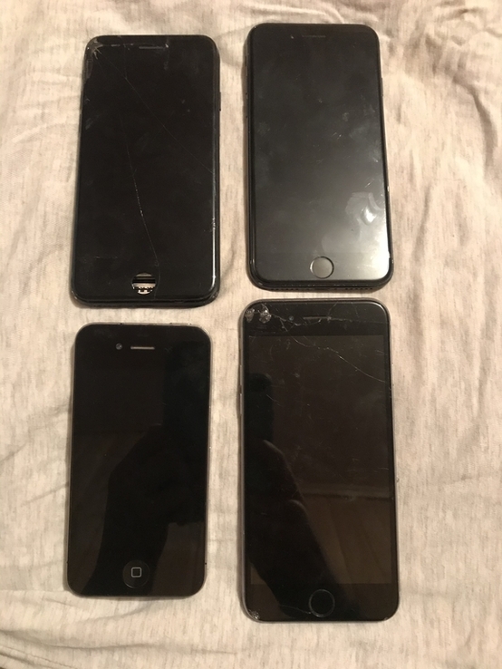 4 iPhone на запчасти