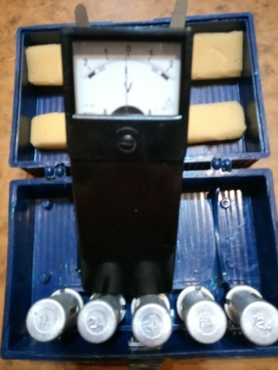 Нагрузочная вилка с шунтами - вольтметр аккумуляторный