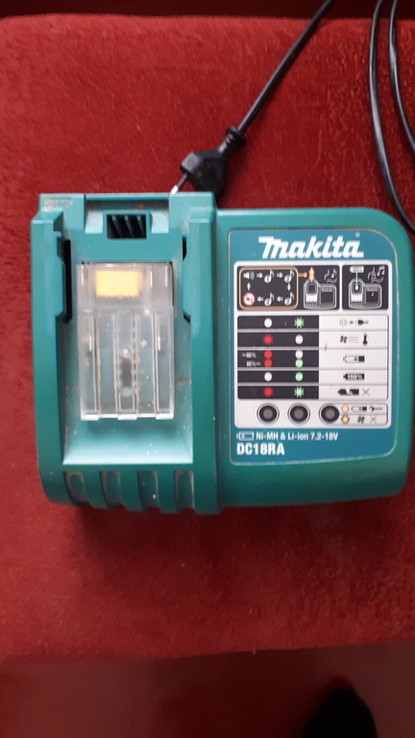 Зарядное устройство Makita DS18RA.  7,2v-18v