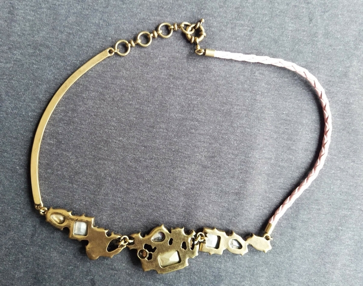 Ожерелье ассиметричное с разноцветными камушками. Бижутерия, фото №5