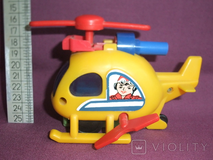Вертолёт - заводная детская игрушка из СССР.