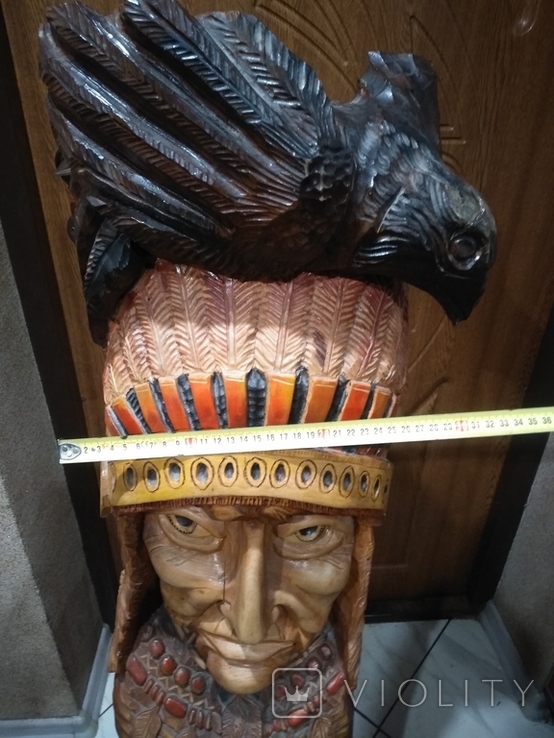 Резная скульптура индейца с саламандрой и ястребом ручной работы, фото №8
