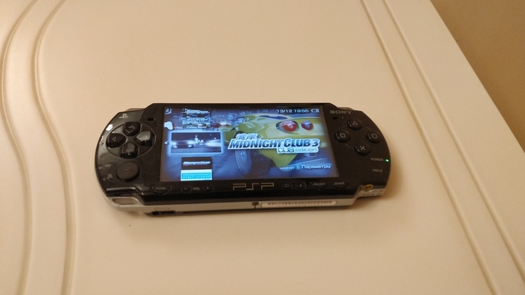 Sony PSP 2004 прошитая + флешка 32GB + наушники, фото №4