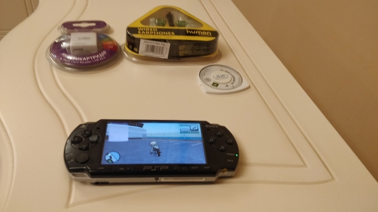 Sony PSP 2004 прошитая + флешка 32GB + наушники, numer zdjęcia 11