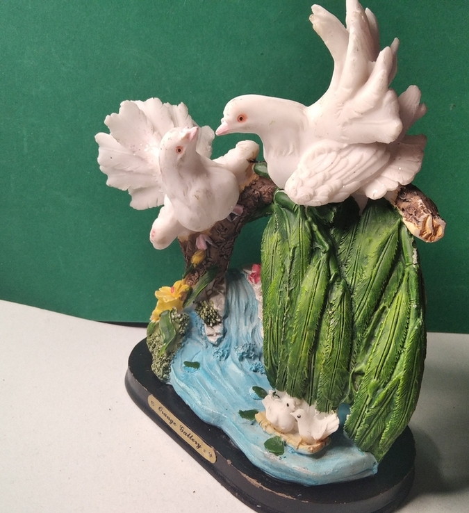 Керамическая статуэтка "Пара влюбленных белых голубей", фото №6
