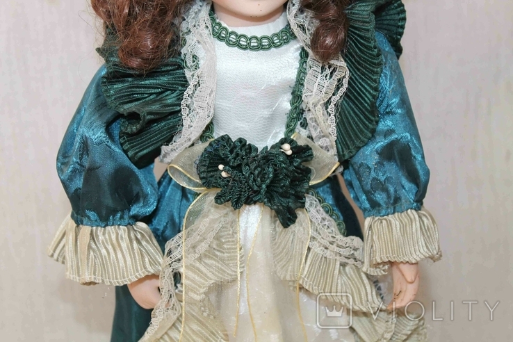 Винтажная фарфоровая кукла на подставке 41 см, фото №4