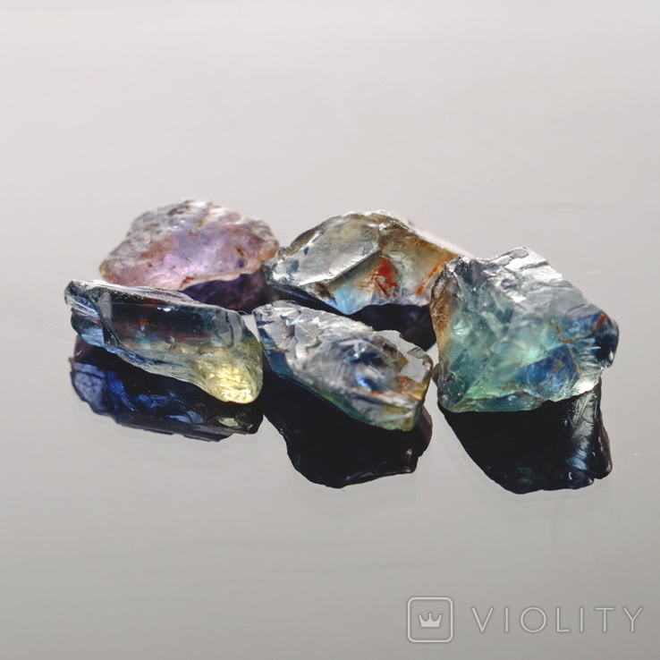 Мадагаскарские кристаллы сапфира 7.6ст 3-10мм