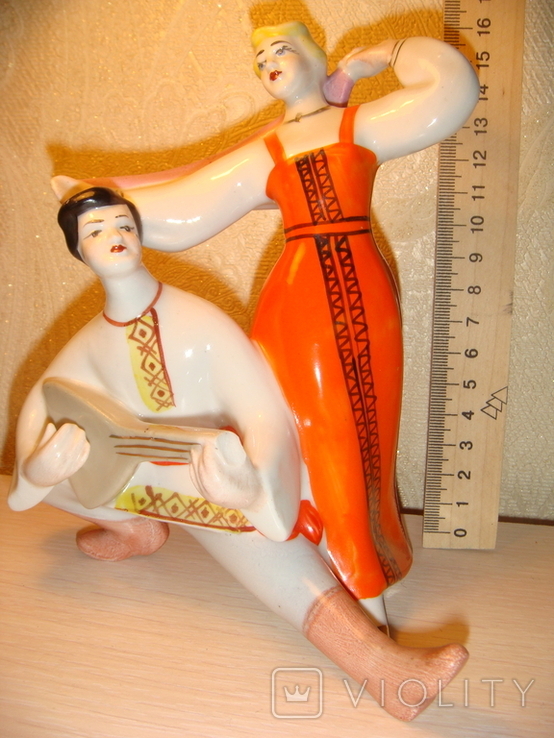 Фарфоровая статуэтка Балалаечник и плясунья. Полонне (2), фото №2