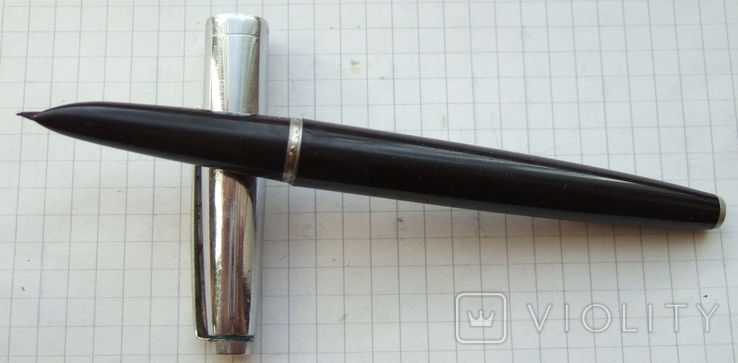 Перьевая ручка АР-65 ПО "Союз". Пишет мягко и насыщенно.