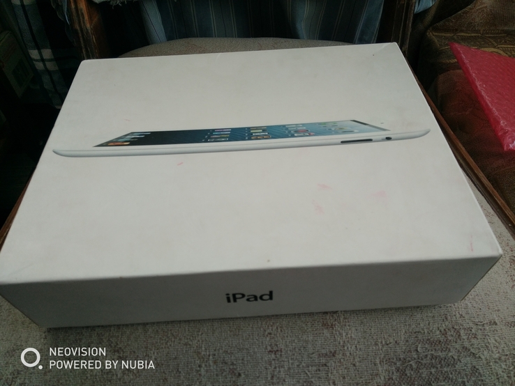 IPad 4 поколения 10 дюймов , в отл.. состоянии коробка+зарядка+шнур, фото №3