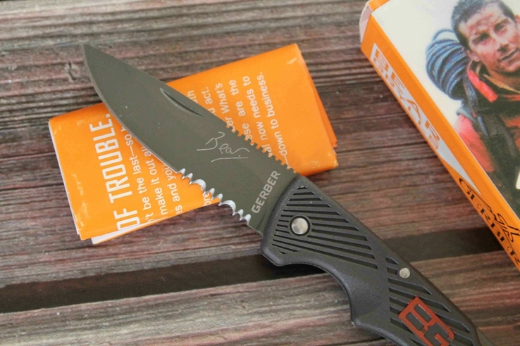 Туристический складной нож Gerber Bear Grylls Compact Scout Knife 14,7 смс серрейтором, фото №3