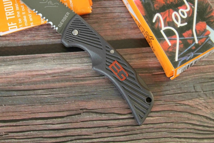 Туристический складной нож Gerber Bear Grylls Compact Scout Knife 14,7 смс серрейтором, фото №4