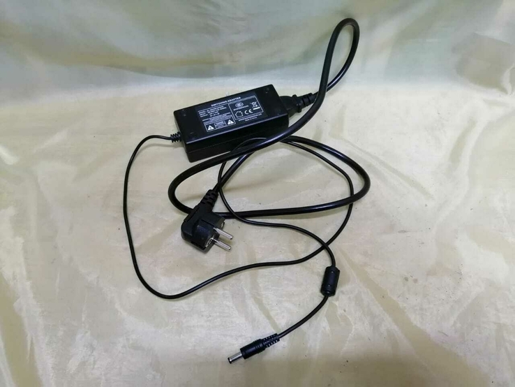 Зарядное устройство Switching Adapter 12v 3.0A, фото №2