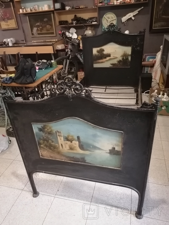 Железная кровать с картинами 19век, фото №3