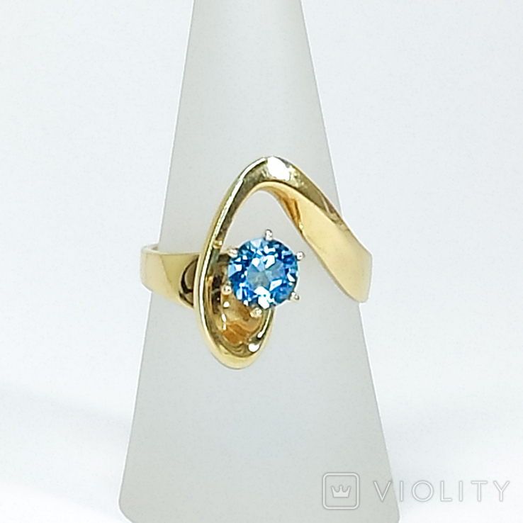 Винтажное золотое кольцо с натуральным топазом