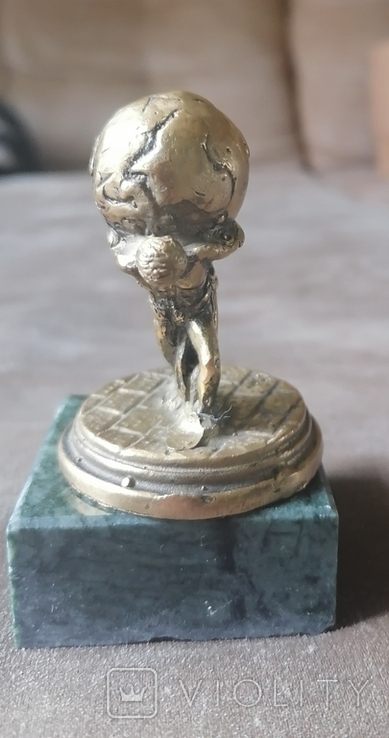 Статуэтка фигурка миниатюра бронза латунь бронзовая латуная два атланта, держащие глобус, фото №4