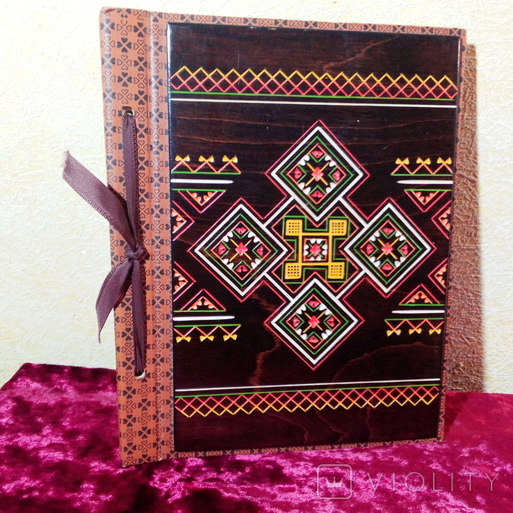 Альбом для листівок(фото) в дерев'яному окладі з орнаментом (УССР,1983р)
