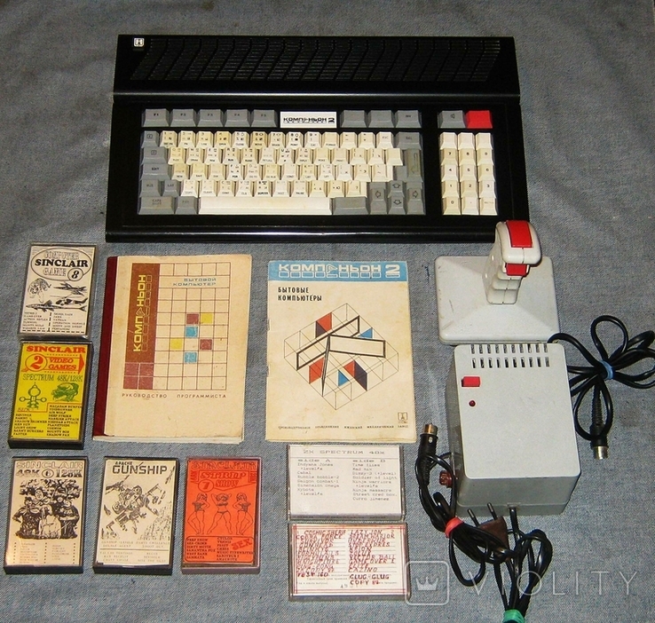Компьютер Компаньон-2 + 19 кассет с играми., фото №2