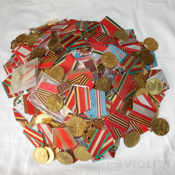 Юбилейные медали и знаки 177 шт.