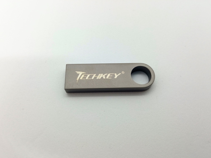 Стильный USB-накопитель Techkey 16 ГБ