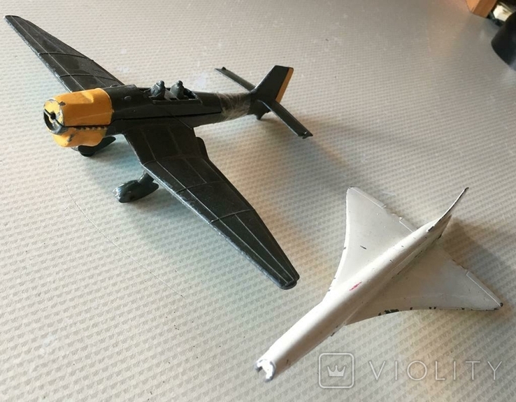Самолеты Concorde, Junkers.