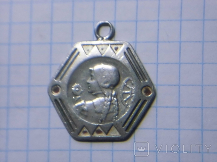 Старинный серебряный медальон