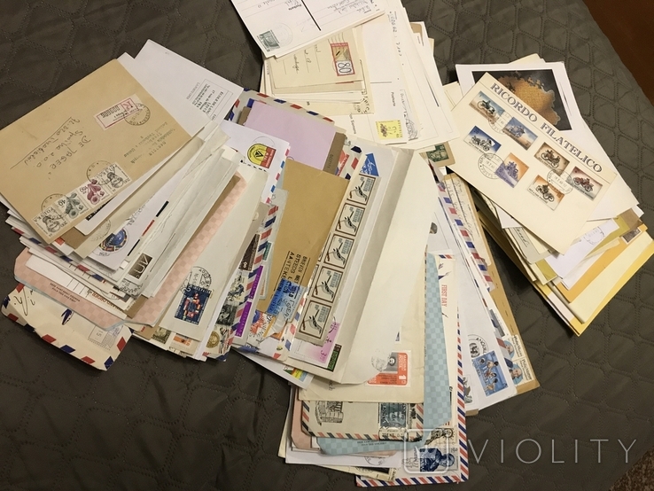 Конверты, почтовые карточки, вырезки з конвертов (больше 200 штук)