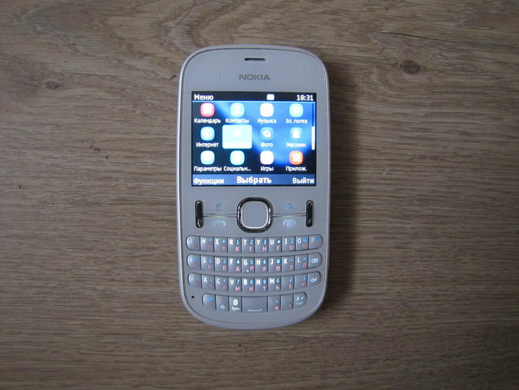 Nokia Asha 200 рабочая