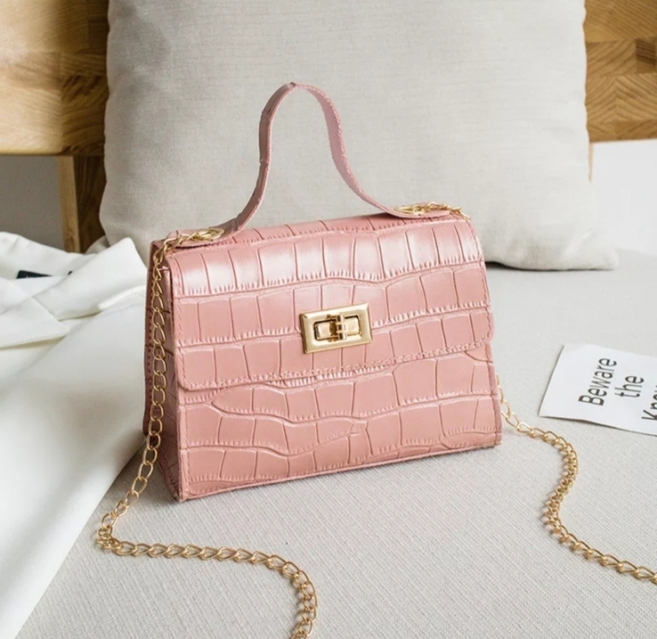Розовая женская летняя сумочка клатч