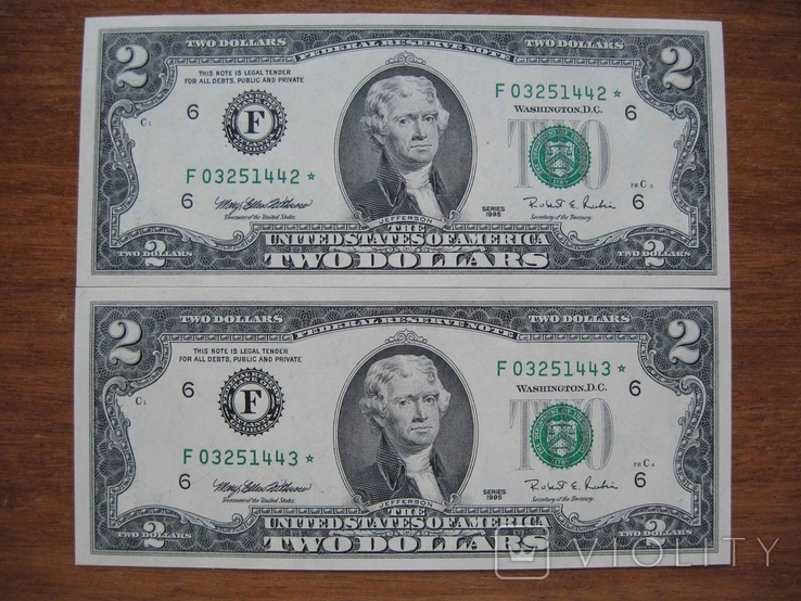Две банкноты замещения 2 доллара 1995 года, номера подряд, без следов обращения