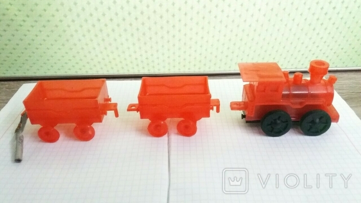 Игрушка заводной паровоз с коробкой, СССР