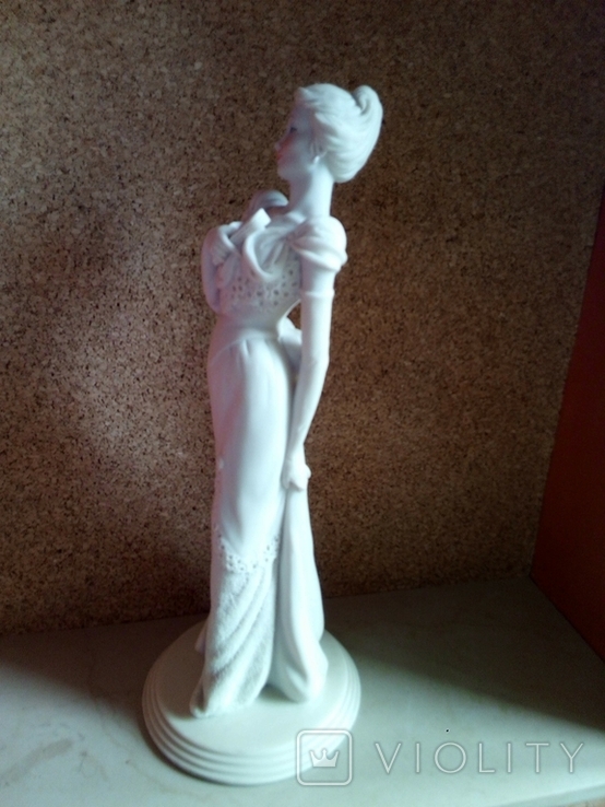 Изящная статуэтка девушки в кружевном платье , Италия , авторская, фото №5
