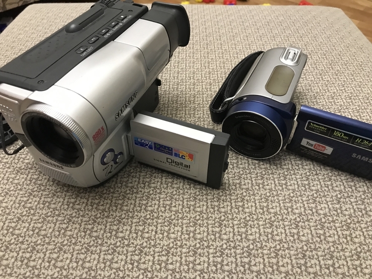 Две видеокамеры Samsung, numer zdjęcia 2