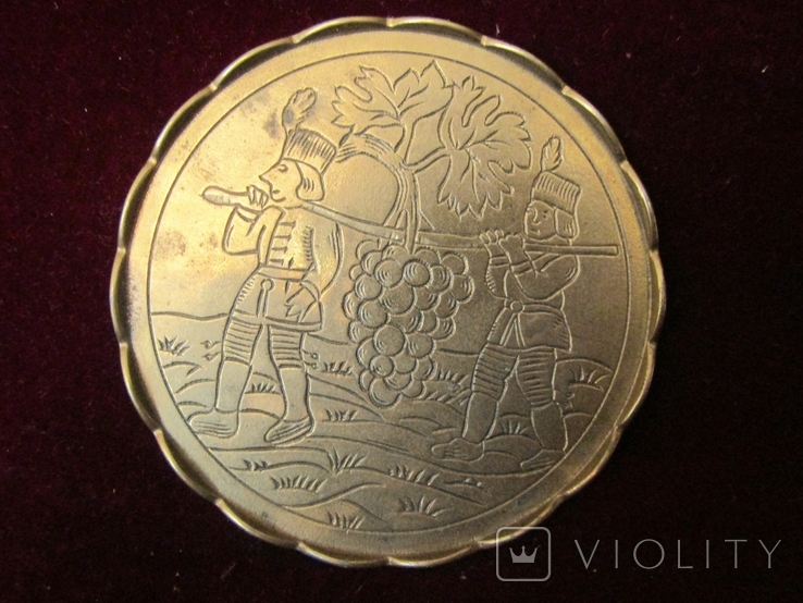 Бирдекель подставка под бокалы чашки тарелочка бронза Европа, фото №3