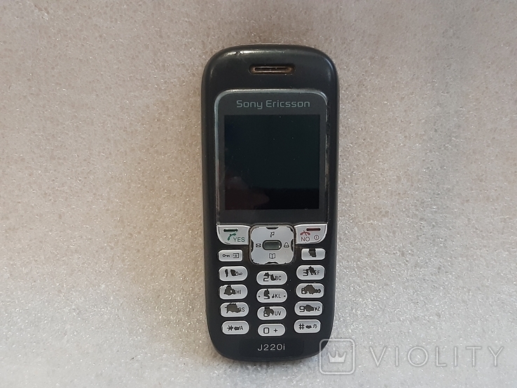 Телефон Sony Ericsson, J220i