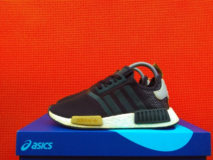 Adidas NMD R1 - Кросівки Оригінал (39/25)