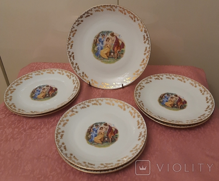 Набор фарфоровых тарелок 6 шт и 1 блюдо Мадонна Винтаж из 70-х чехословакия