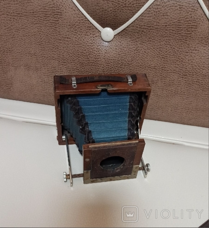 Старинный фотоаппарат в деревянном корпусе, фото №2