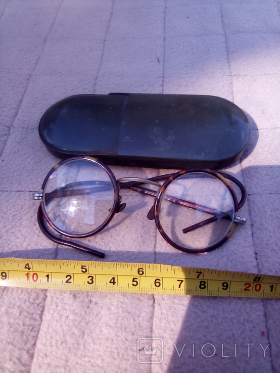 Старинные очки с футляром