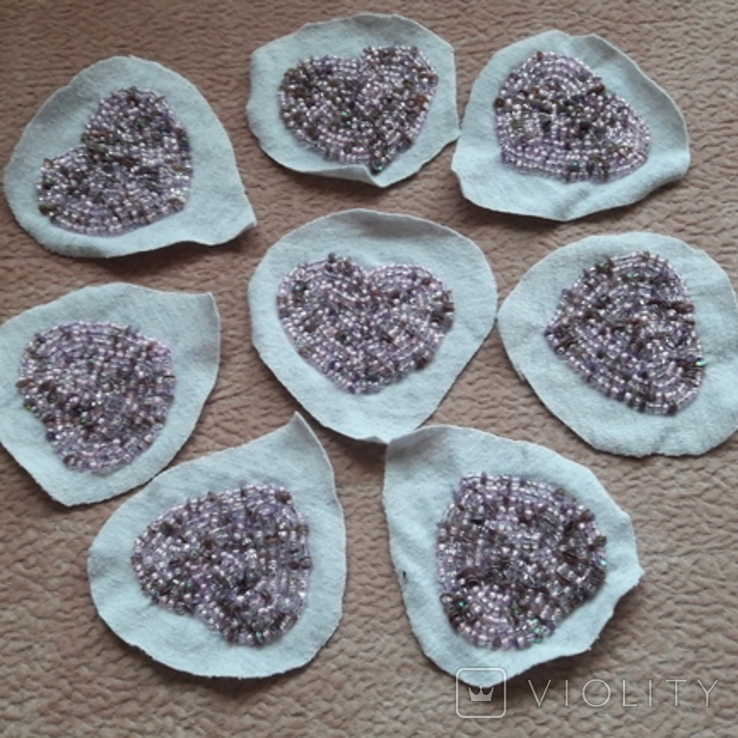 Вишитые сердечки из бисера для декора, фото №2