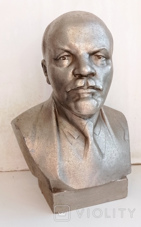 Бюст Ленин, скульптор Завалов 1985 г.