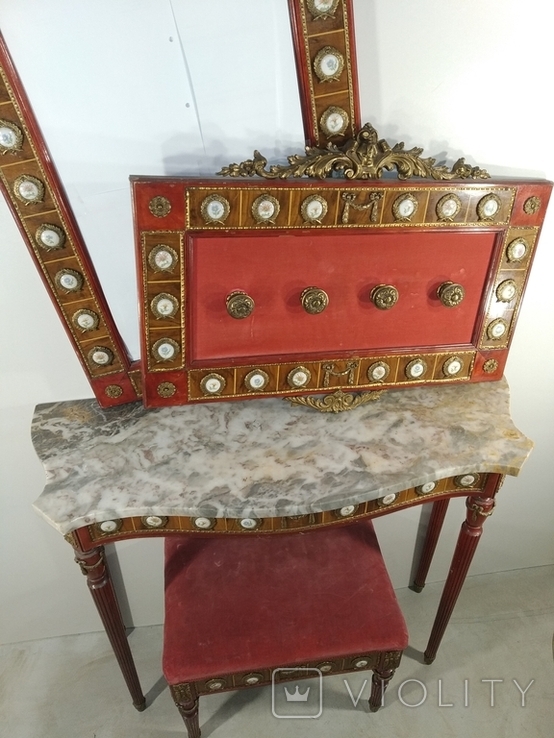 Деревянный комплект столик и зеркало с мрамором, вешалка и стульчик арт. 0918, фото №11