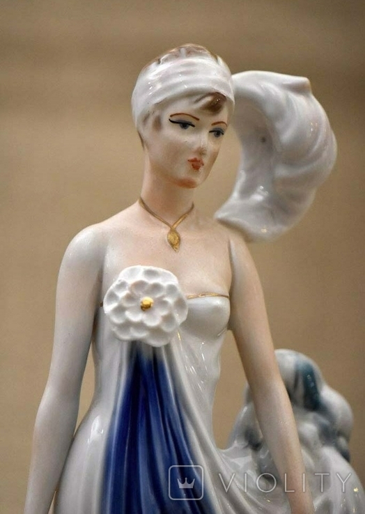 Фарфоровая статуэтка Дама Румыния 1980 гг, фото №3