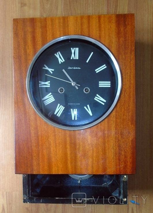 Часы Янтарь с боем. Экспортный вариант. Черный циерблат.