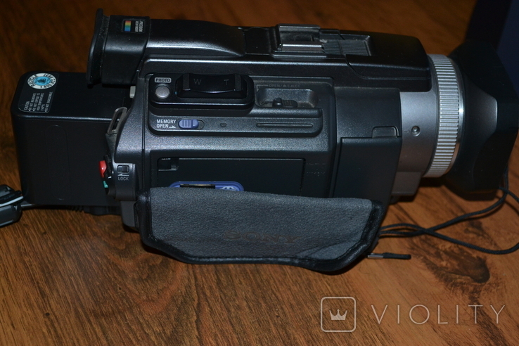 Цифровая видеокамера Sony Handycam DCR-TRV940E, фото №4