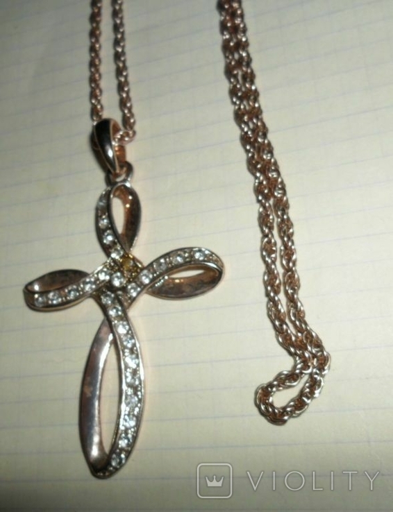Кулон в виде креста с камушками на цепочке, фото №3