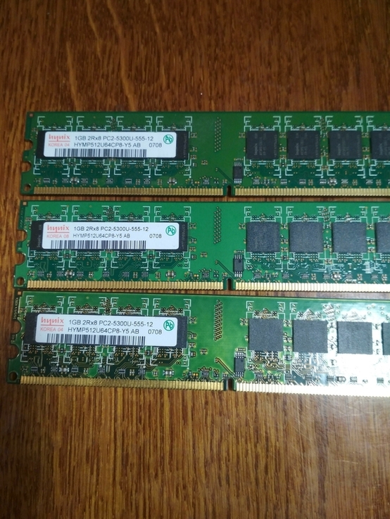 Три планки ОЗУ DDR 2 Hynix 1GB 667 MHz, фото №2