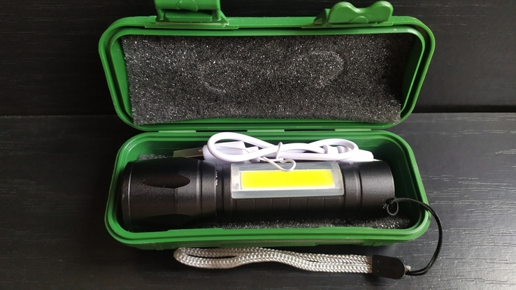Мощный аккумуляторный фонарик с кейсом, фото №2